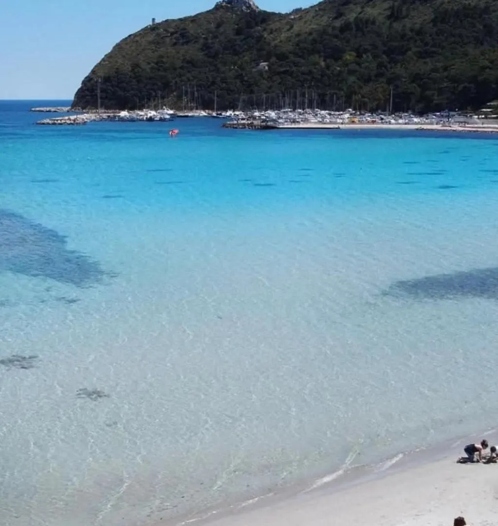 Monolocale Confortevole Uso Esclusivo Quartu SantʼElena Διαμέρισμα